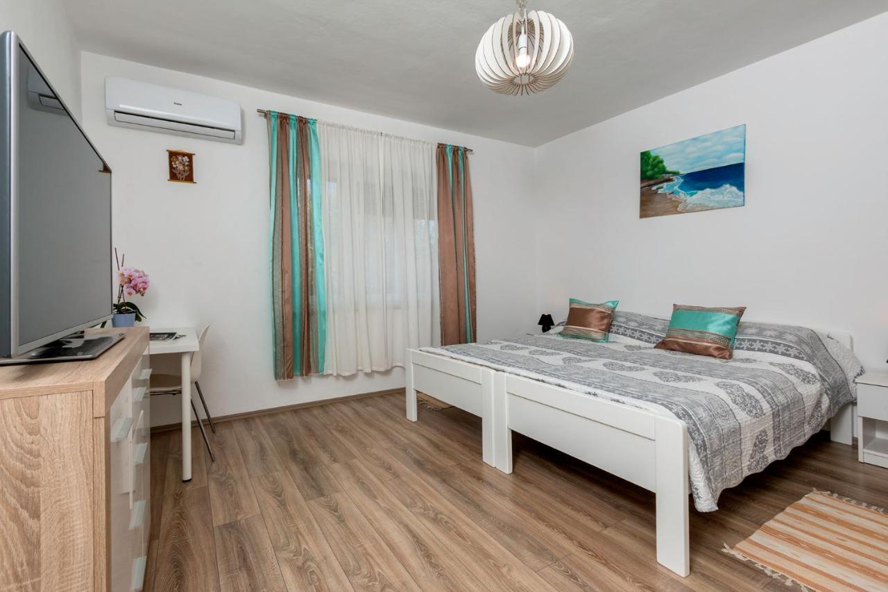 Apartment Bukarica *